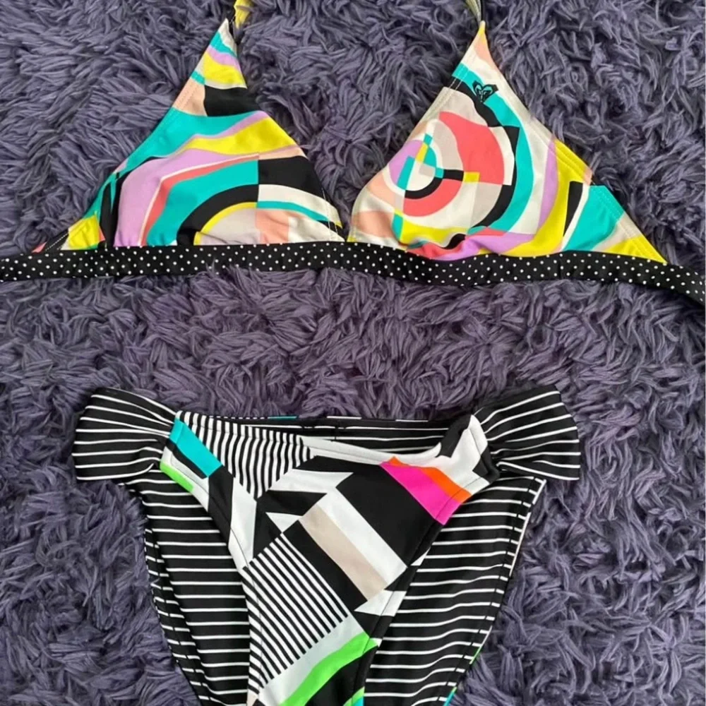 Colorful Roxy Geometric Bikini Set - Picture 1 of 4